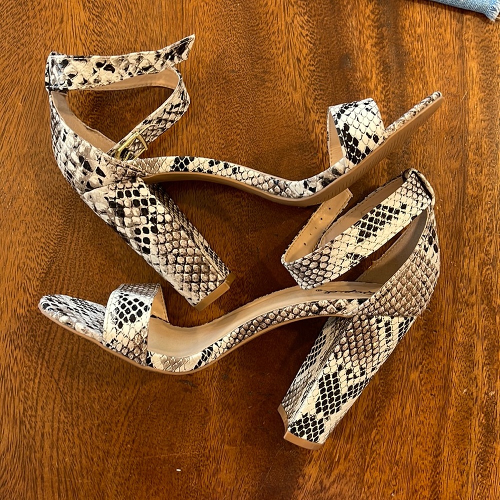 Animal print white and black heels